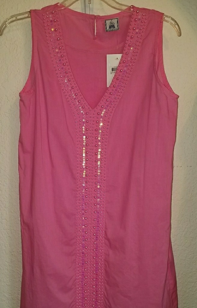 Pink sheath dress.